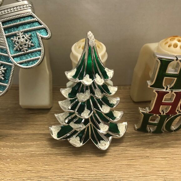 Bath & Body Works Wallflower Plug In LOT Christmas Tree Santa Hat Mittens Ho Ho - Picture 3 of 5